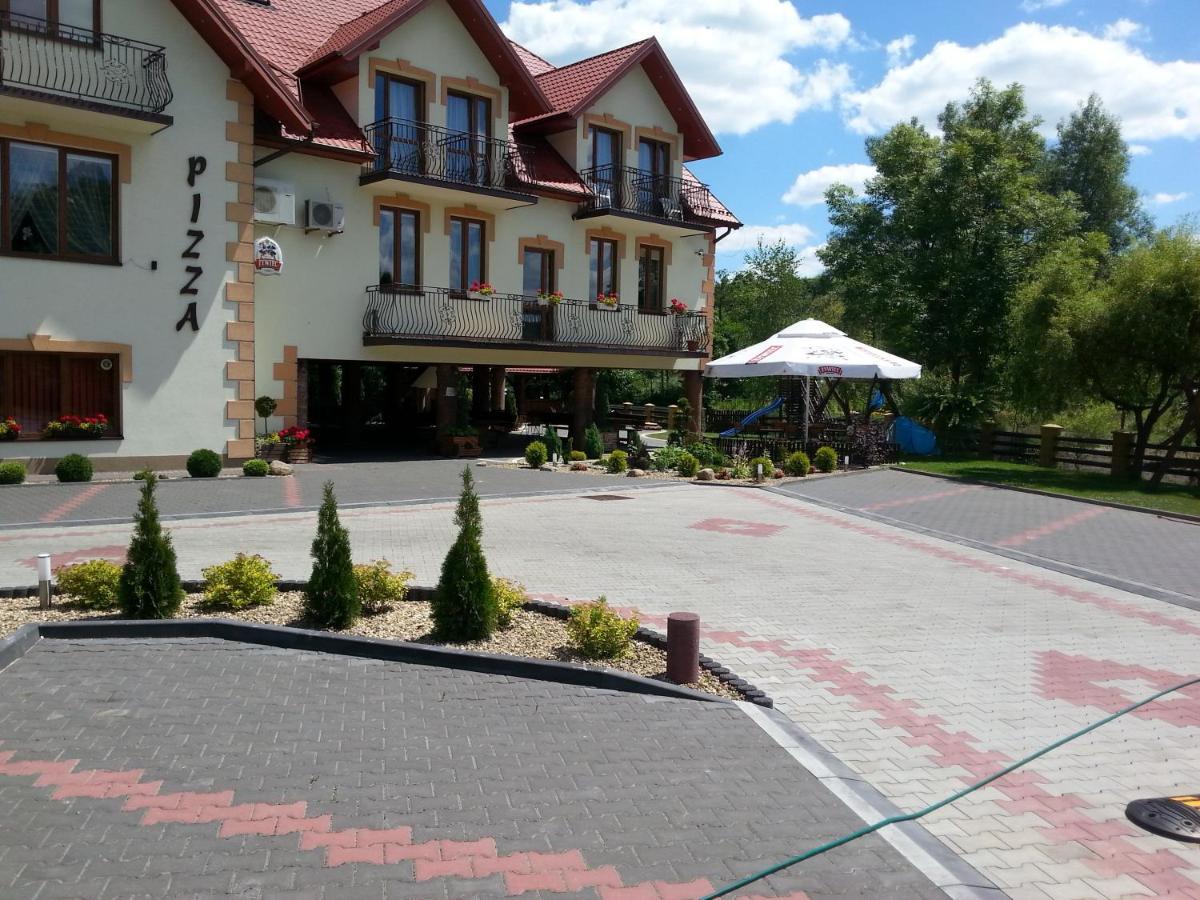 Pod Jarem Мініготель Балтув